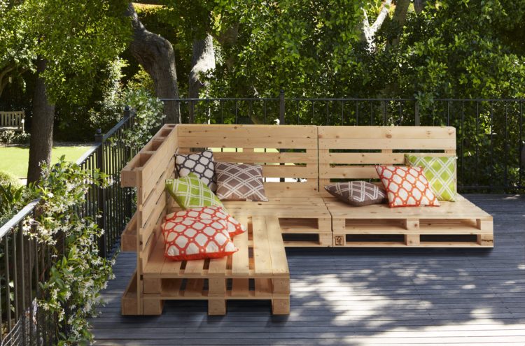 Partnership: Pallet Furniture Workshop (May)